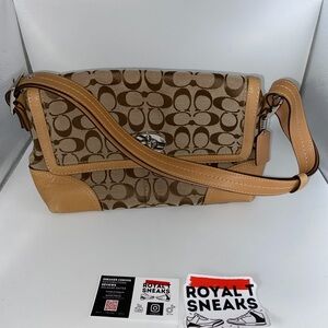 Stylish vintage Coach Hand Bag